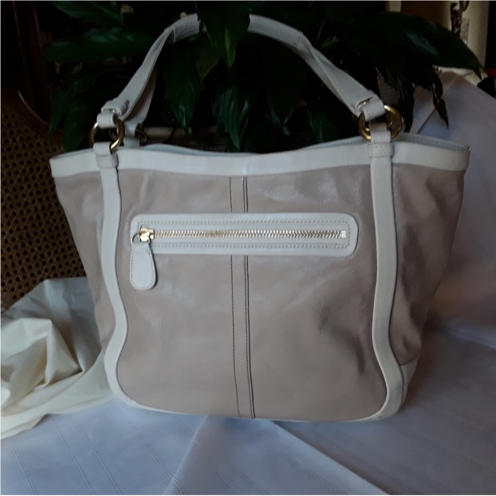 Like New Coach Cricket 2 Tone Leather soft buttery leather